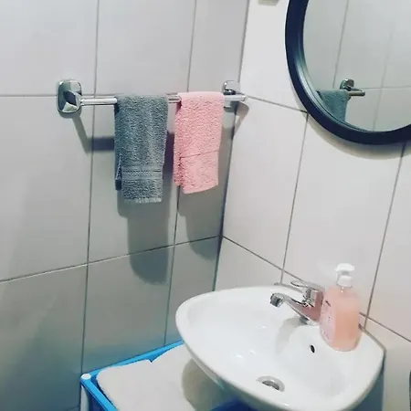 Kamena Kucica *